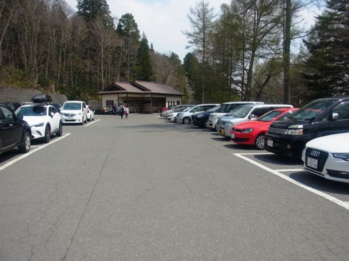 中社の駐車場画像